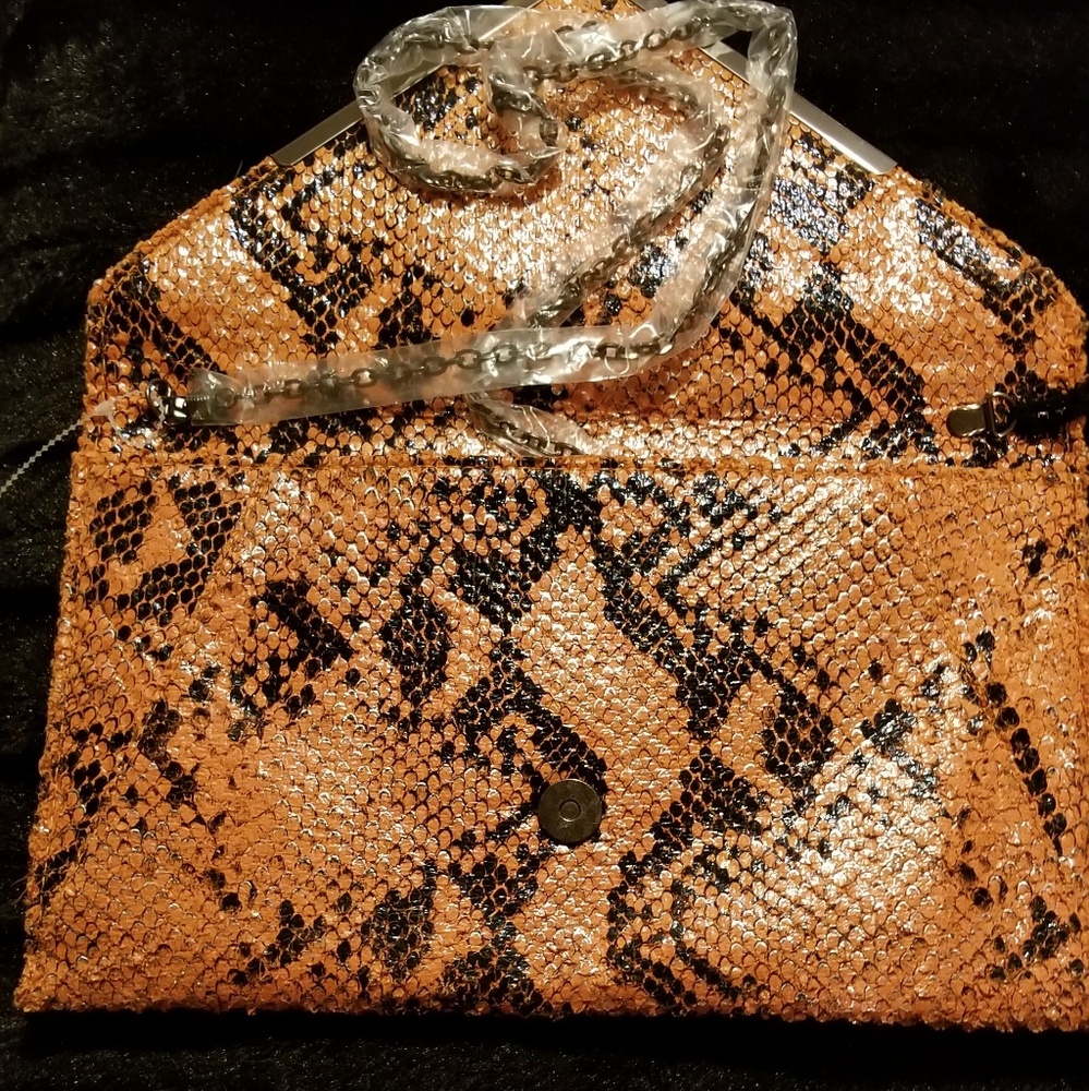 NWT Clutch - Picture 2 of 2